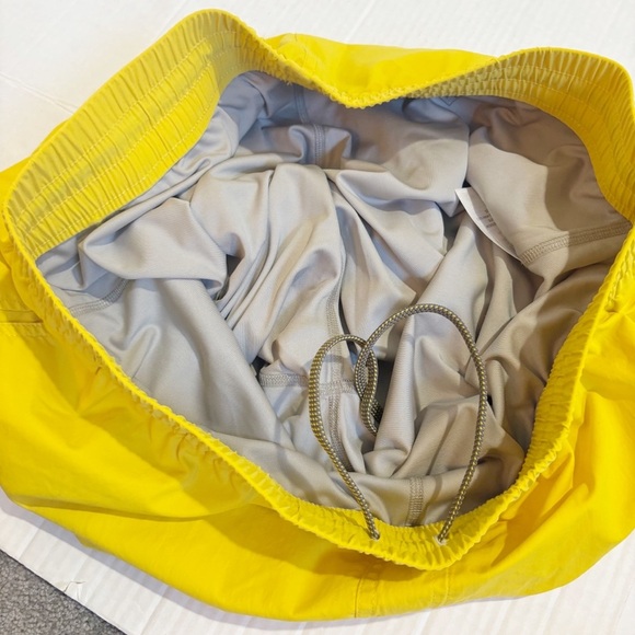 Stio Men’s Hideout Shorts Yellow Size Medium Lined Nylon Swim Hike Workout - Picture 9 of 14